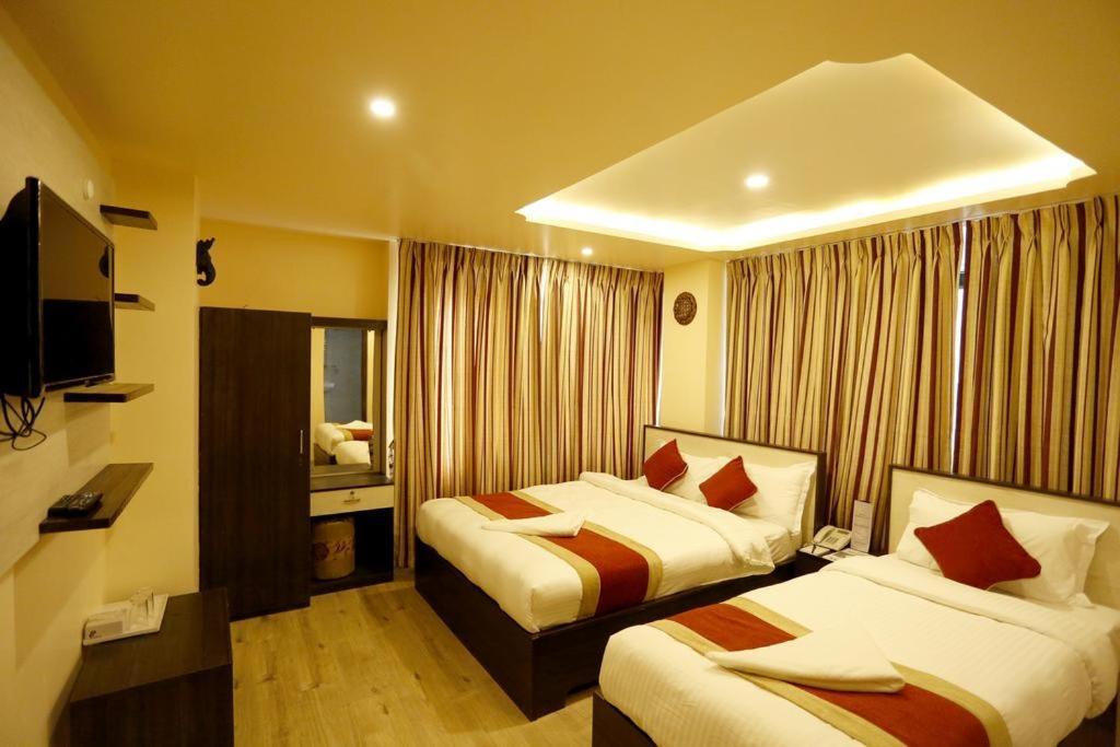 Hotel Tulip Near Delhi Airport Нью-Делі Екстер'єр фото
